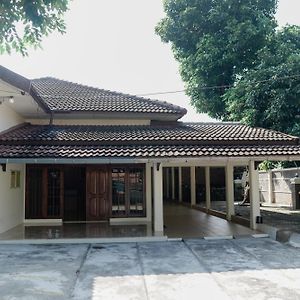 555 Nangka Guest House Jakarta Exterior photo